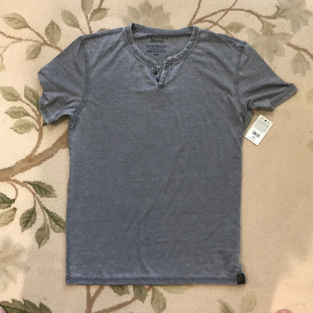 Men’s lucky brand Henley tee